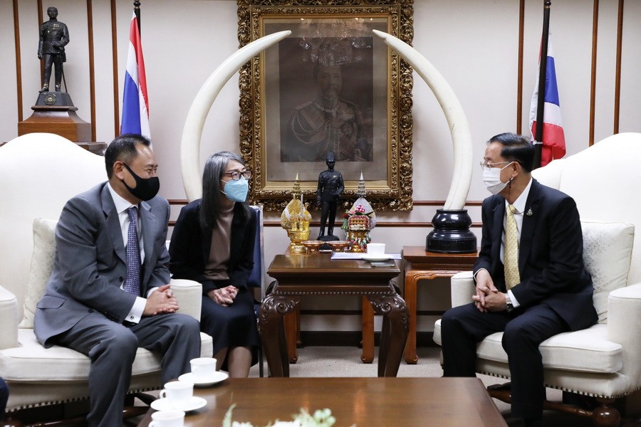 รมว.คลัง ให้การต้อนรับ ธนาคารแห่งประเทศจีน (ไทย) จำกัด (มหาชน)
