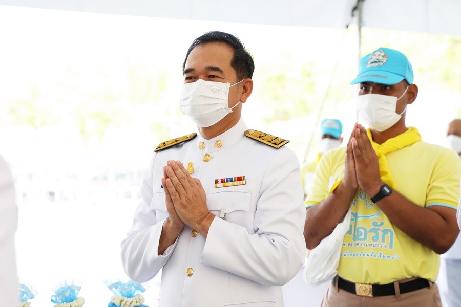 ปลัดกระทรวงการคลัง ร่วมพิธีทำบุญตักบาตรเพื่อถวายเป็นพระราชกุศล เนื่องในโอกาสวันเฉลิมพระชนมพรรษา 90 พรรษา 12 สิงหาคม 2565