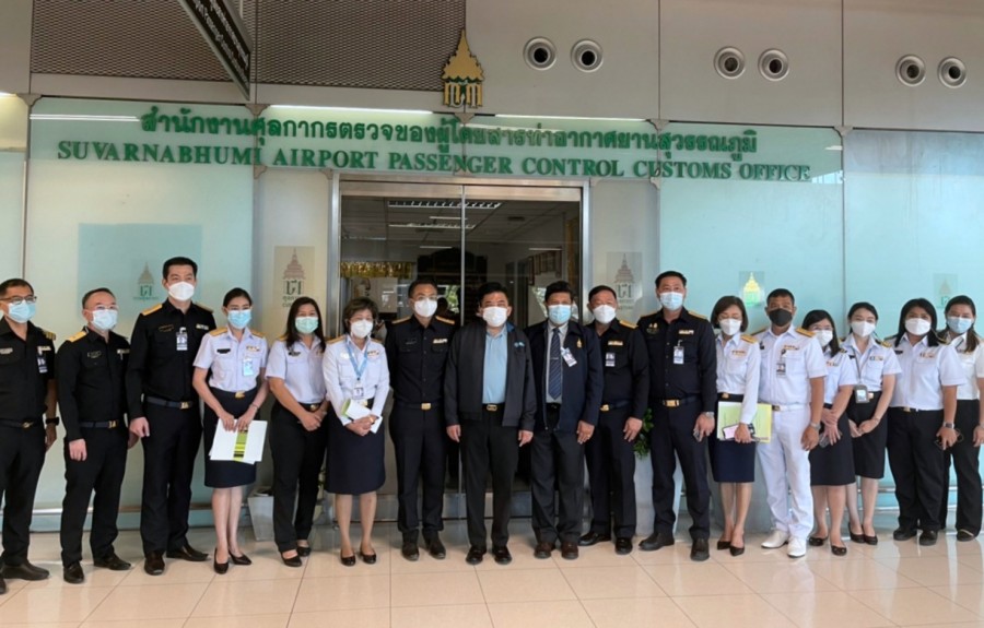 ตรวจราชการสำนักงานศุลกากรตรวจของผู้โดยสารท่าอากาศยานสุวรรณภูมิ