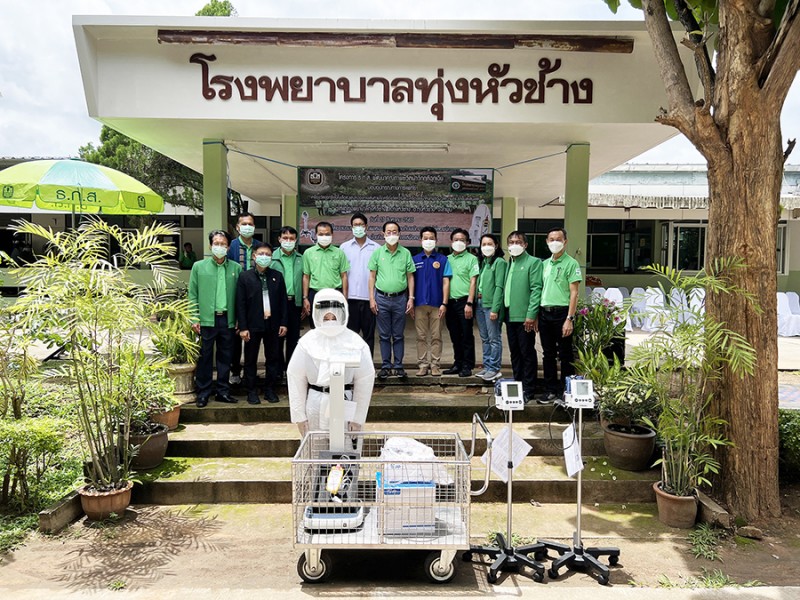 รมว.คลัง ร่วมมอบอุปกรณ์ทางการแพทย์ให้โรงพยาบาลทุ่งหัวช้าง จ.ลำพูน