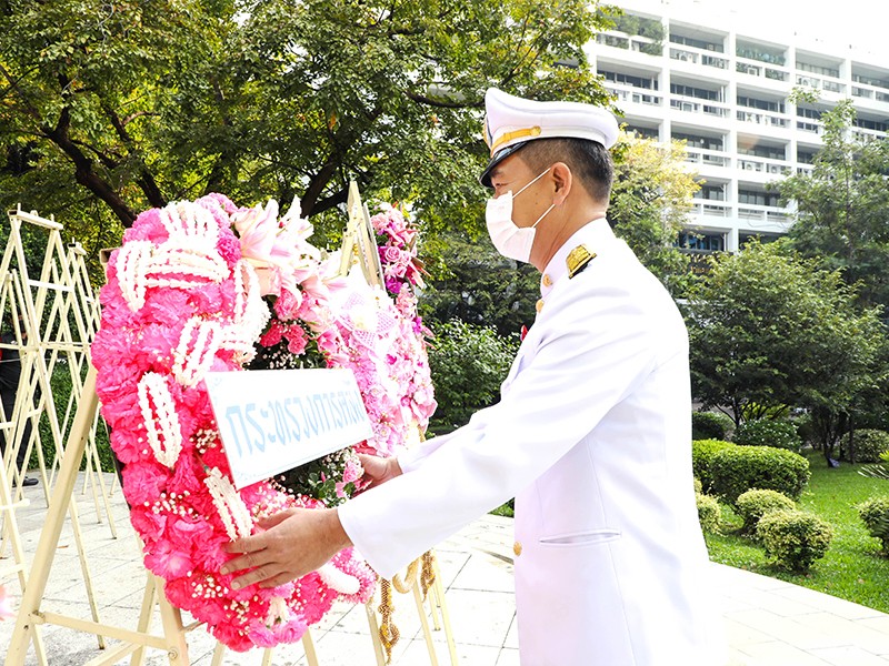 กระทรวงการคลัง วางพวงมาลาถวายสักการะพระบรมราชานุสาวรีย์ รัชกาลที่ 5 กระทรวงการคลัง