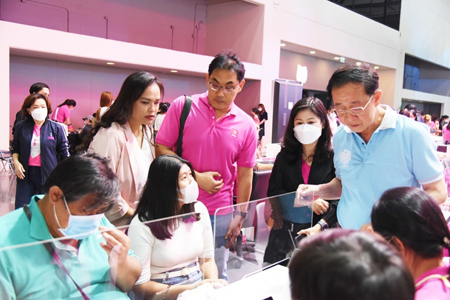 เยี่ยมชมงาน “มหกรรมร่วมใจแก้หนี้ มีหนี้ต้องแก้ไข เริ่มต้นใหม่อย่างยั่งยืน” ครั้งที่ 1 กรุงเทพฯ