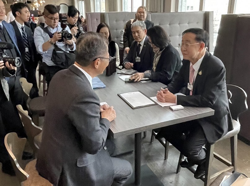 หารือทวิภาคีกับ Financial Secretary, เขตบริหารพิเศษฮ่องกง