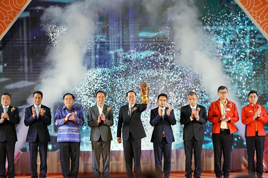 พิธีเปิดงาน “มหกรรมร่วมใจแก้หนี้ มีหนี้ต้องแก้ไข เริ่มต้นใหม่อย่างยั่งยืน” สัญจร ครั้งที่ 4 จ.ชลบุรี