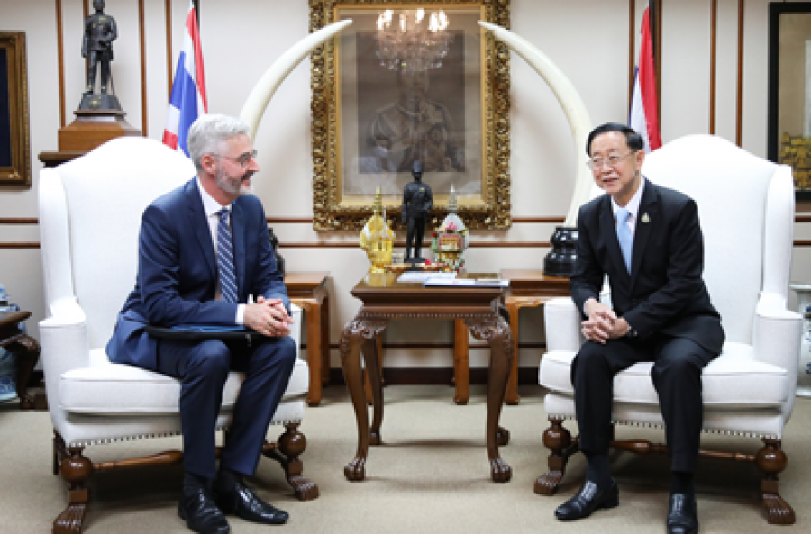 รมว.คลัง ให้การต้อนรับ H.E. Mr. Pedro Zwahlen