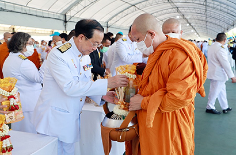 กระทรวงการคลัง ร่วมพิธีทำบุญตักบาตรถวายพระราชกุศล เนื่องในวันเฉลิมพระชนมพรรษา สมเด็จพระนางเจ้าฯ พระบรมราชินี ประจำปี 2566