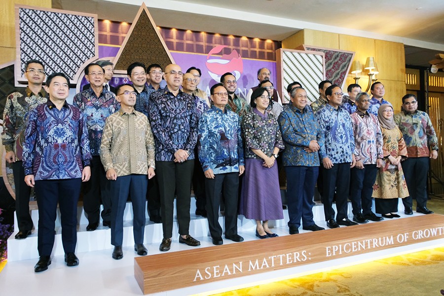 ร่วมการประชุม The 10th ASEAN Finance Ministers and Central Bank Governors Meeting