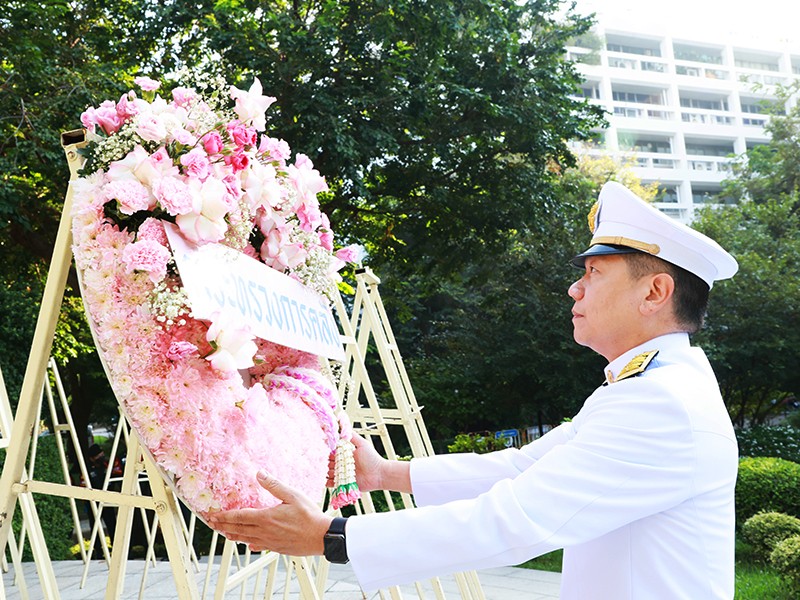 พิธีวางพวงมาลาถวายสักการะพระบรมราชานุสาวรีย์ รัชกาลที่ 5 ณ กระทรวงการคลัง