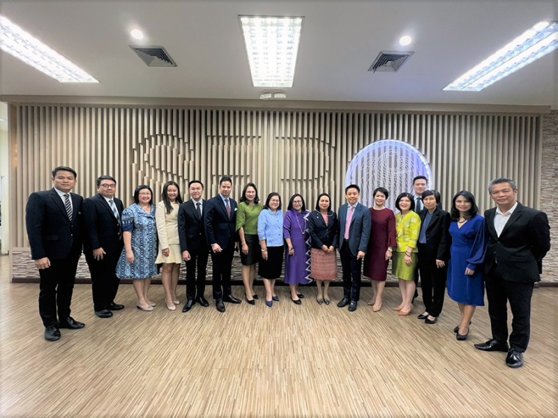 ตรวจเยี่ยมพร้อมมอบนโยบายการปฏิบัติงานให้ สคร.