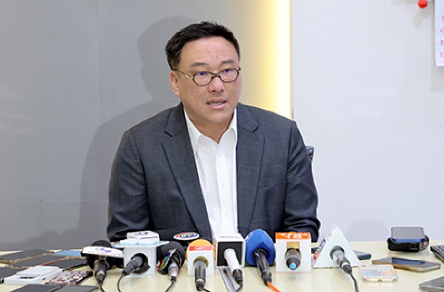 รมช.คลัง ให้สัมภาษณ์พิเศษแก่สื่อมวลชนสายเศรษฐกิจประจำกระทรวงการคลัง