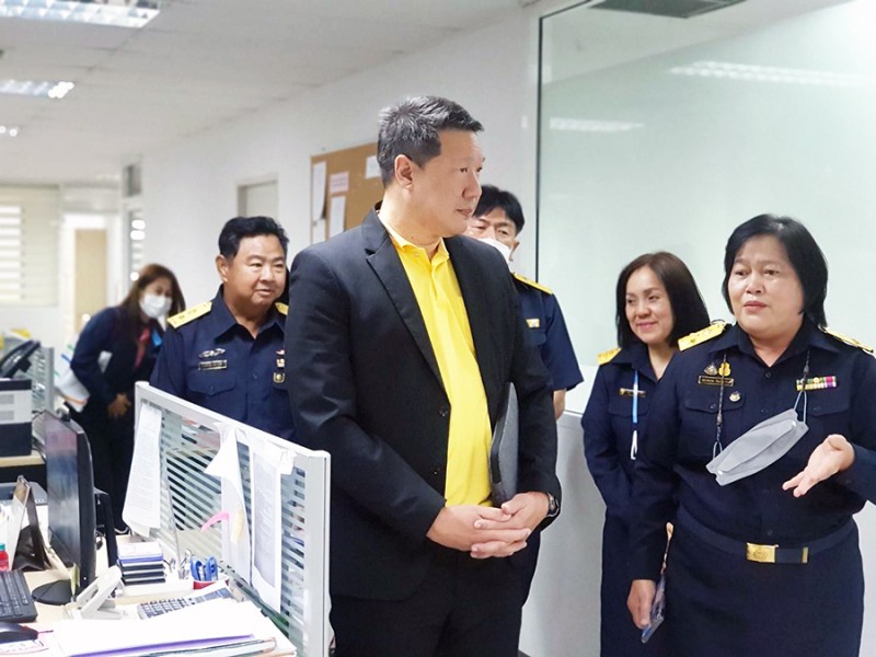 ตรวจราชการสำนักงานสรรพสามิตพื้นที่กรุงเทพมหานคร 2