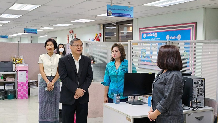 ตรวจราชการสำนักงานสรรพากรพื้นที่กรุงเทพมหานคร 4
