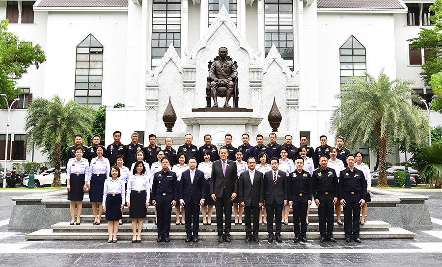 ตรวจเยี่ยมและมอบนโยบายการปฏิบัติงานให้กรมศุลกากร