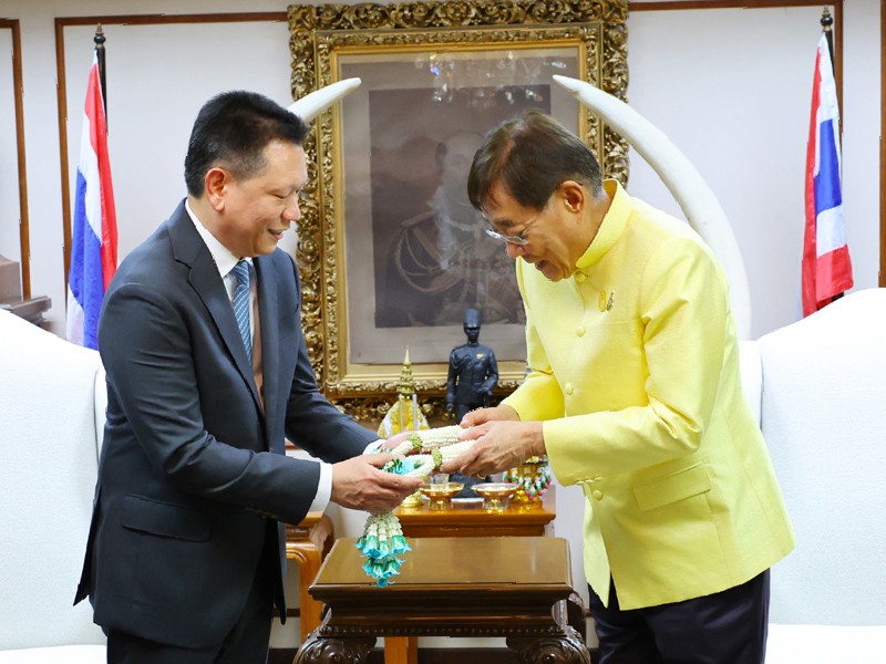 แสดงความยินดี รองนายกรัฐมนตรีและรัฐมนตรีว่าการกระทรวงการคลัง