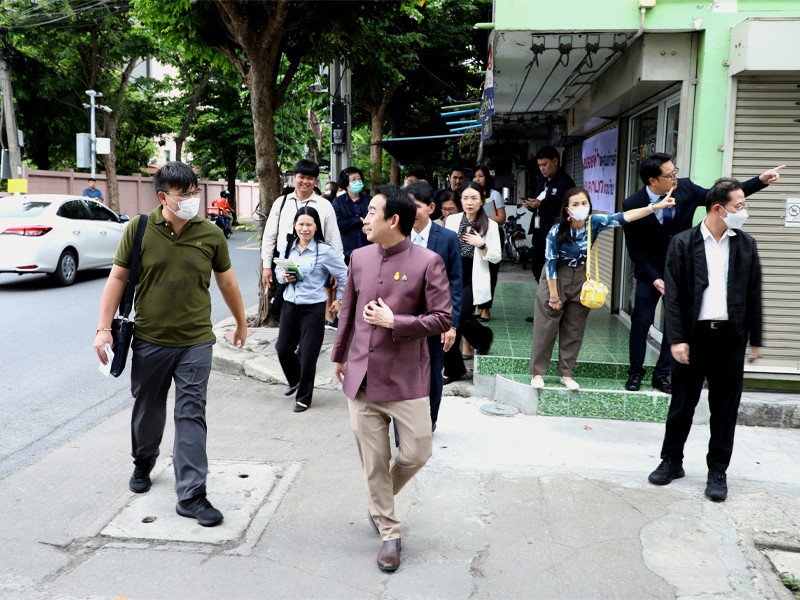 รมช.คลัง ลงพื้นที่ชุมชนหลังหมอชิตเก่า