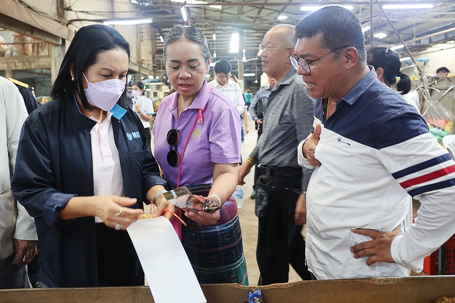 เยี่ยมชมการดำเนินงาน บริษัท สุราพญานาค จำกัด จ.นครพนม