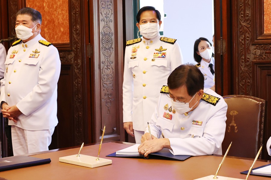 กระทรวงการคลัง ถวายแจกันดอกไม้และลงนามถวายพระพร เนื่องในโอกาสวันเฉลิมพระชนมพรรษาสมเด็จพระนางเจ้าสิริกิติ์ พระบรมราชินีนาถ พระบรมราชชนนีพันปีหลวง