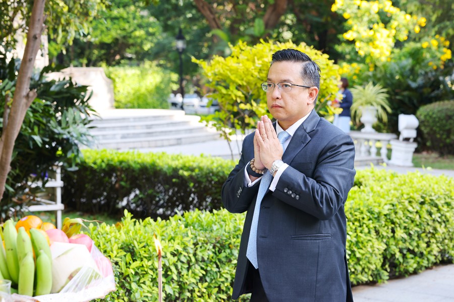 สักการะสิ่งศักดิ์สิทธิ์ประจำกระทรวงการคลัง