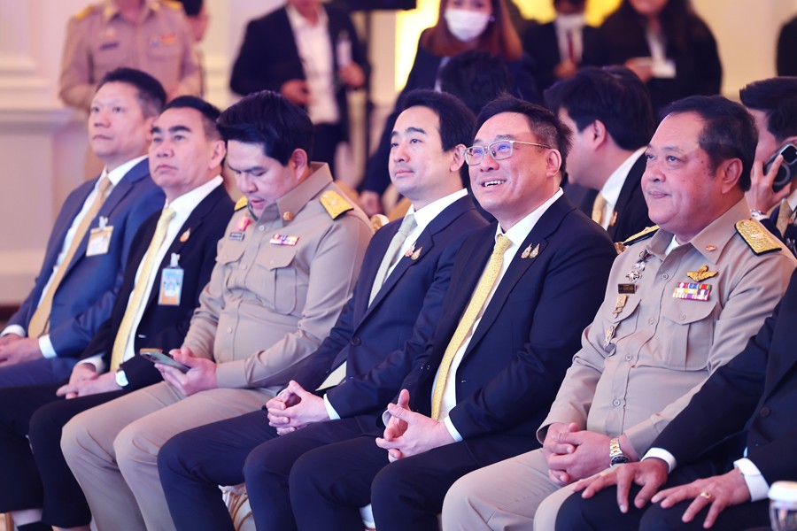 พิธีเปิดตัวโครงการกระตุ้นเศรษฐกิจผ่านผู้สูงอายุ “สูงวัยชื่นมื่น เงินหมื่น ถ้วนหน้า”
