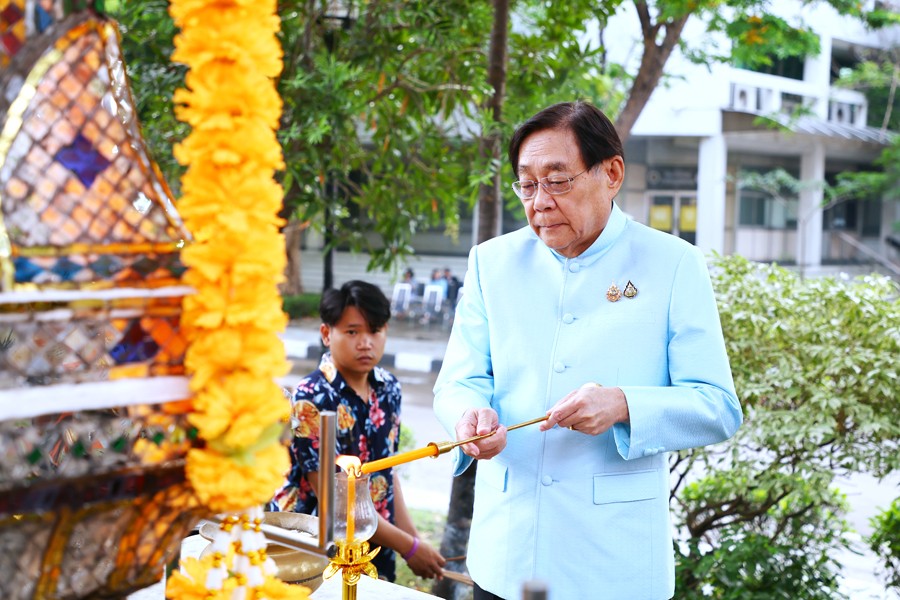 สักการะสิ่งศักดิ์สิทธิ์ประจำกระทรวงการคลัง เนื่องในโอกาสวันสถาปนากระทรวงการคลัง ครบรอบ 150 ปี