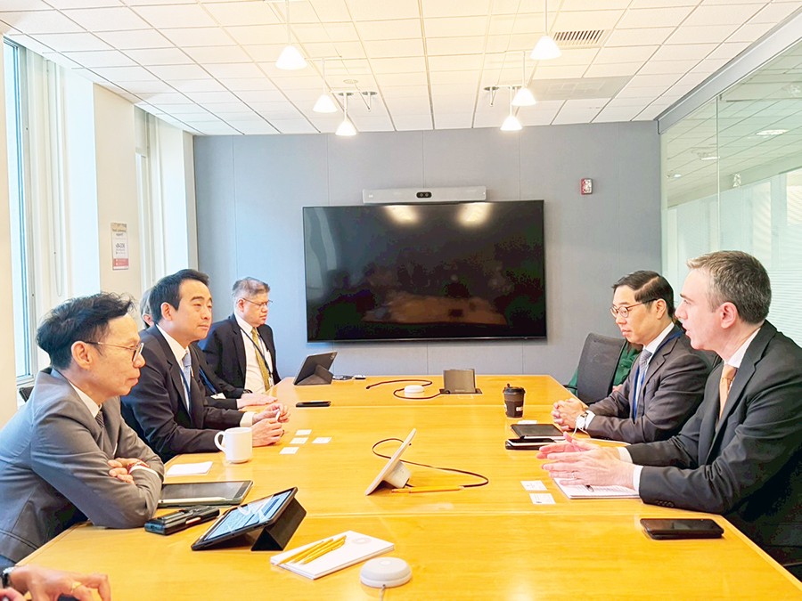 หารือทวิภาคีกับผู้แทนจาก J.P. Morgan Moody’s และ S&P