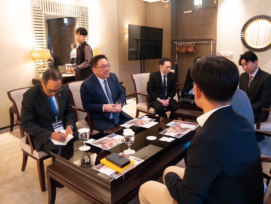 ให้สัมภาษณ์กับ The Korea Herald เกี่ยวกับรายละเอียด โครงการ Thailand Financial Hub