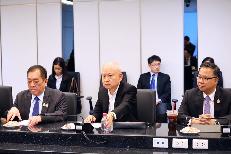 การประชุมหารือแนวทางมาลดผลกระทบกรณีสหรัฐอเมริกาเก็บภาษีนำเข้าจากไทย ร้อยละ 36-37