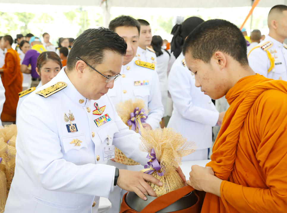 กระทรวงการคลัง ร่วมพิธีทำบุญตักบาตรถวายพระราชกุศล เนื่องในวันเฉลิมพระชนมพรรษา สมเด็จพระนางเจ้าฯ พระบรมราชินี ประจำปี 2568