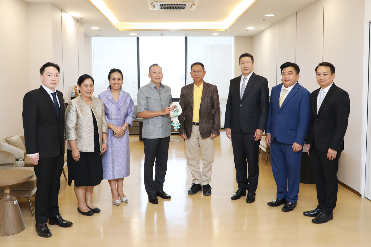 รมช.คลัง ให้การต้อนรับรองปลัดกระทรวงการคลัง ด้านบริหาร พร้อมคณะผู้บริหารระดับสูงกระทรวงการคลัง และหน่วยงานในสังกัด ร่วมแสดงความยินดี