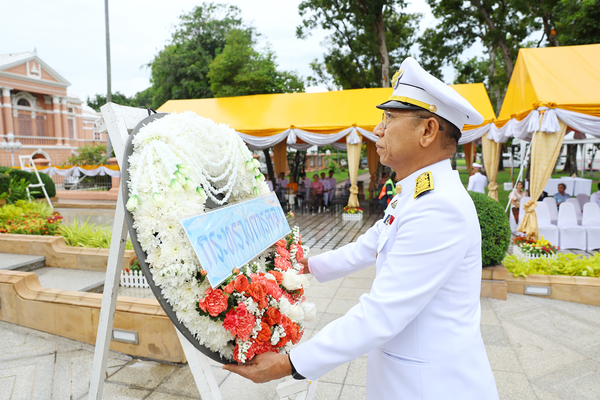 กระทรวงการคลัง ร่วมวางพวงมาลาถวายราชสักการะพระบรมราชานุสาวรีย์ เนื่องในวันคล้ายวันสวรรคต 1 ตุลาคม 2568