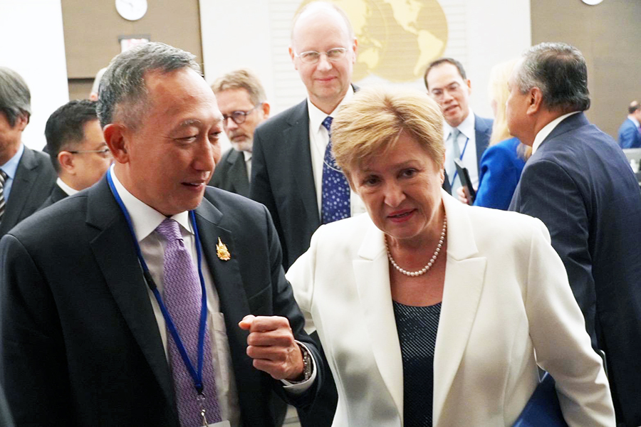 ร่วมการประชุม The Annual Roundtable of the IMF Managing Director and ASEAN Finance Ministers and Central Bank Governors