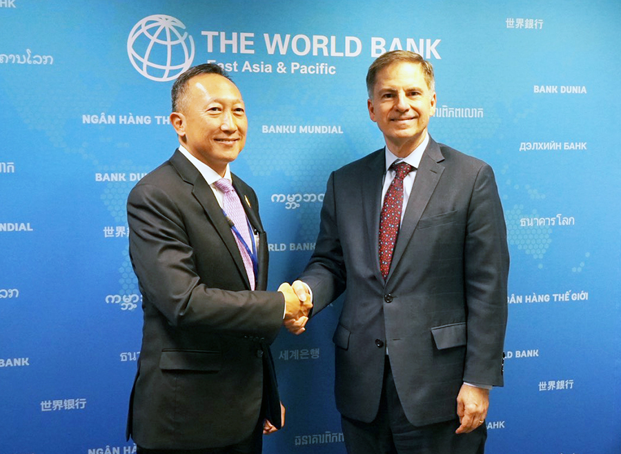 หารือทวิภาคีกับรองประธานธนาคารโลก ประจำภูมิภาคเอเชียและแปซิฟิก
