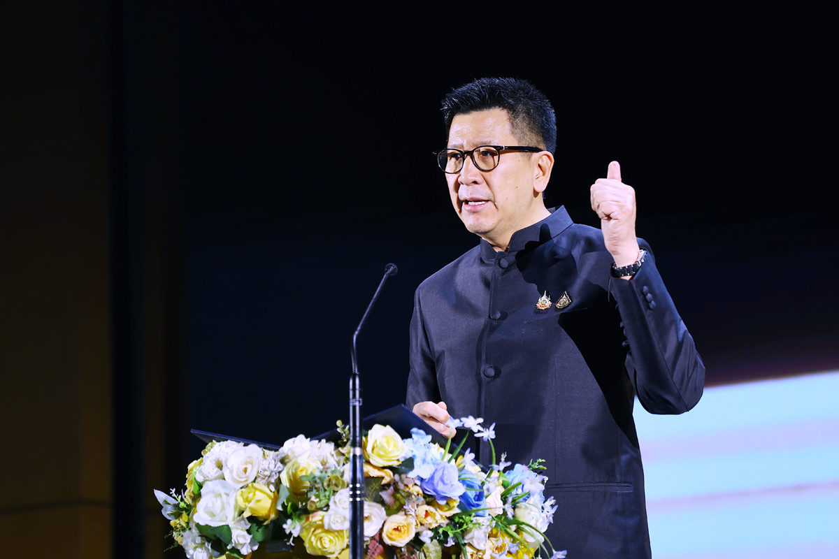 ครบรอบก้าวสู่ปีที่ 10 อีจัน Win Big Together