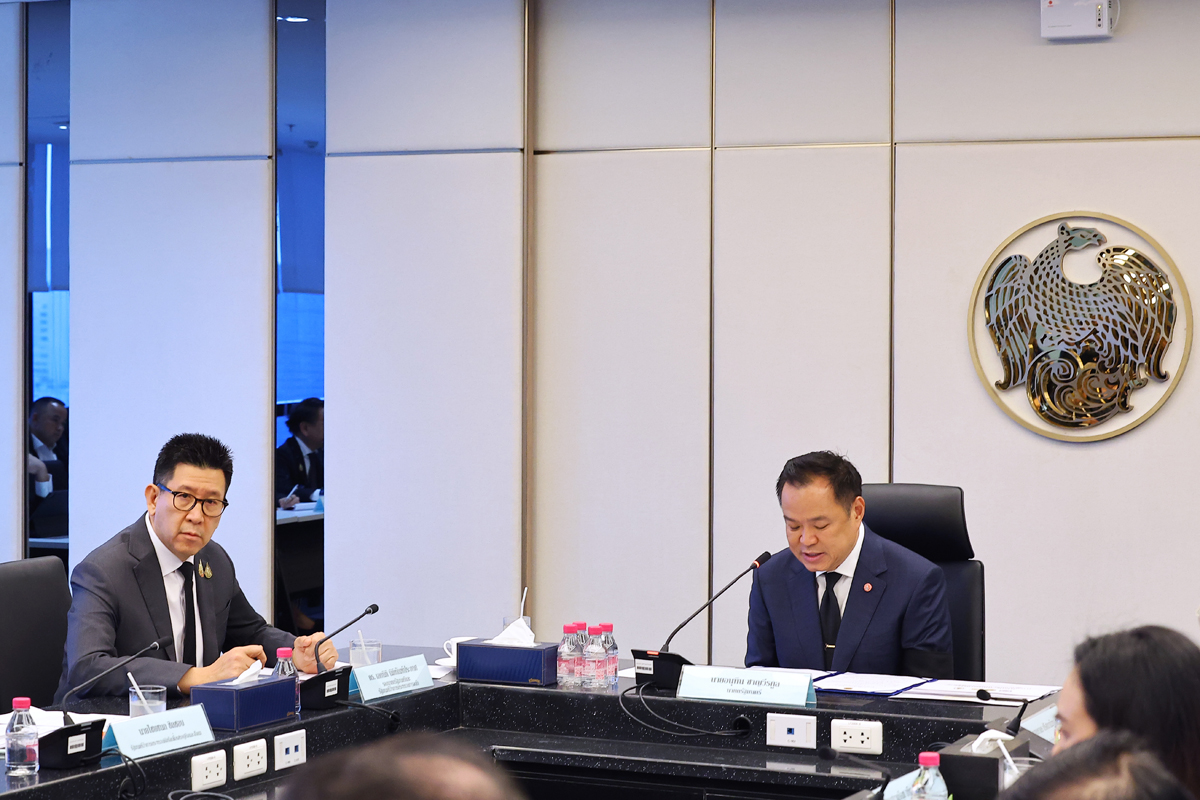 การประชุมหารือมาตรการให้ความช่วยเหลือเพื่อภาระลดค่าใช้จ่ายของผู้ประกอบการและภาคธุรกิจในพื้นที่ที่ได้รับผลกระทบจากเหตุอุทกภัย