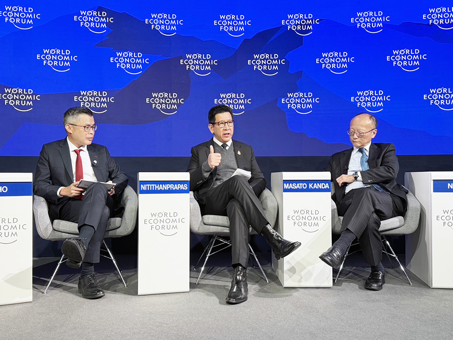 ร่วมอภิปรายเวที WEF 2026 หัวข้อ “Is ASEAN Moving Fast Enough?”