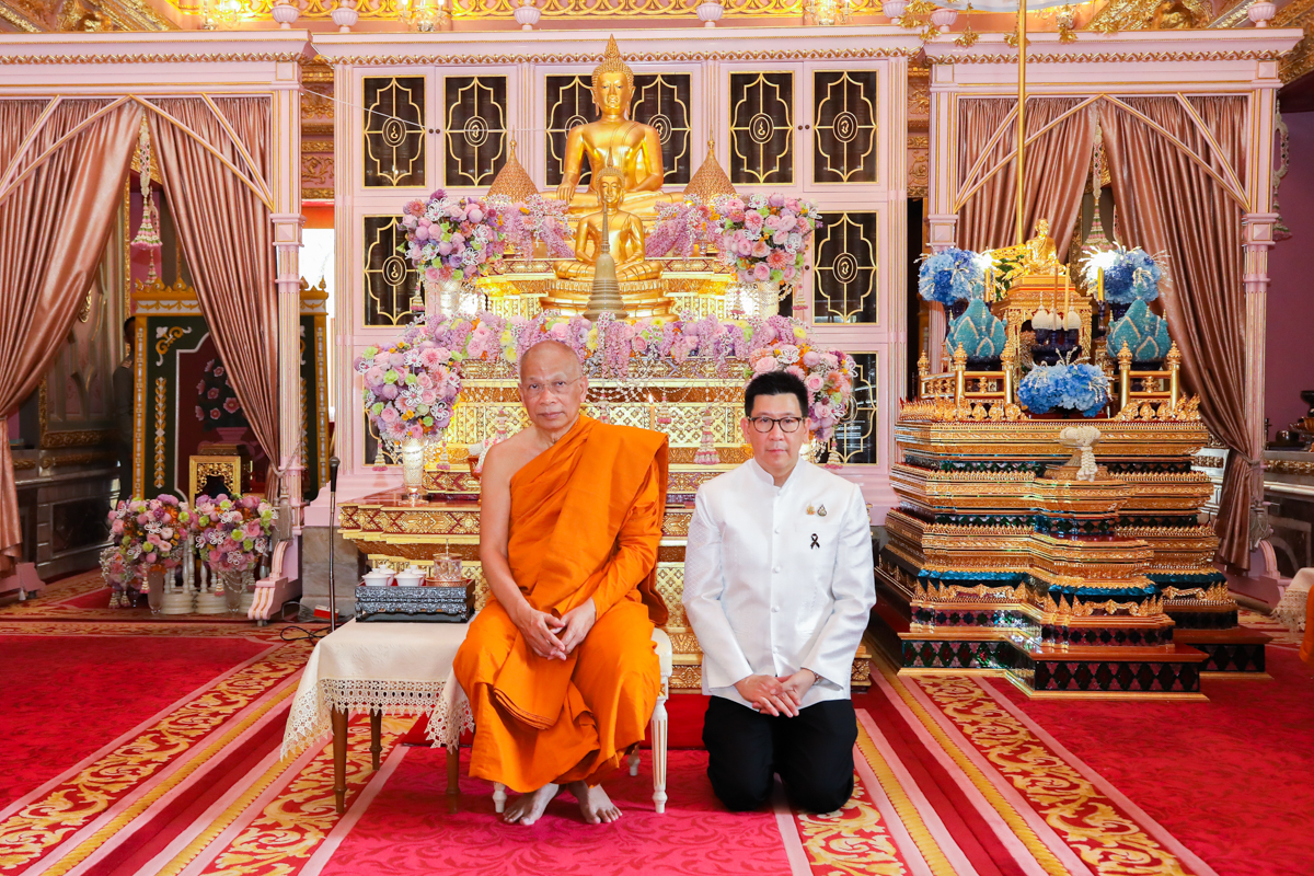 เข้าเฝ้าถวายสักการะและกราบทูลถวายเหรียญที่ระลึกฉลองพระชนมายุ 99 พรรษา แด่ สมเด็จพระอริยวงศาคตญาณ สมเด็จพระสังฆราช สกลมหาสังฆปริณายก เนื่องในโอกาสฉลองพระชนมายุ 99 พรรษา