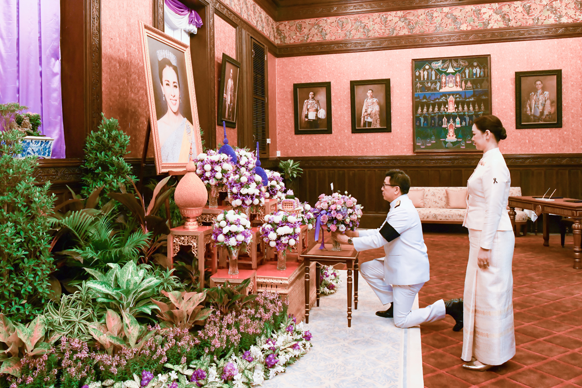 กระทรวงการคลัง ร่วมถวายแจกันดอกไม้และลงนามถวายพระพร เนื่องในวันเฉลิมพระชนมพรรษา 3 มิถุนายน 2569