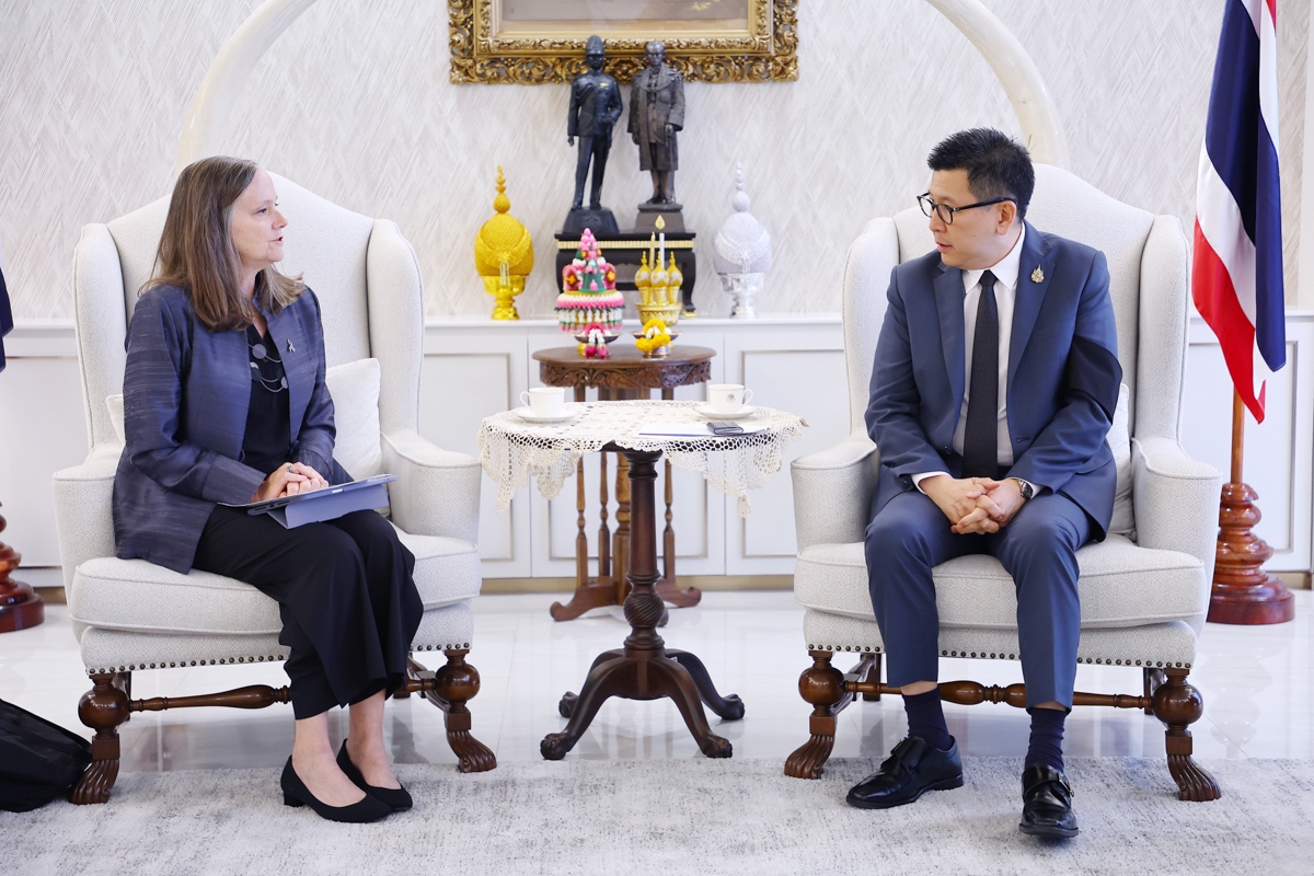 รองนายกรัฐมนตรีและรัฐมนตรีว่าการกระทรวงการคลัง ให้การต้อนรับ Melinda Good Division Director, World Bank Thailand and Myanmar
