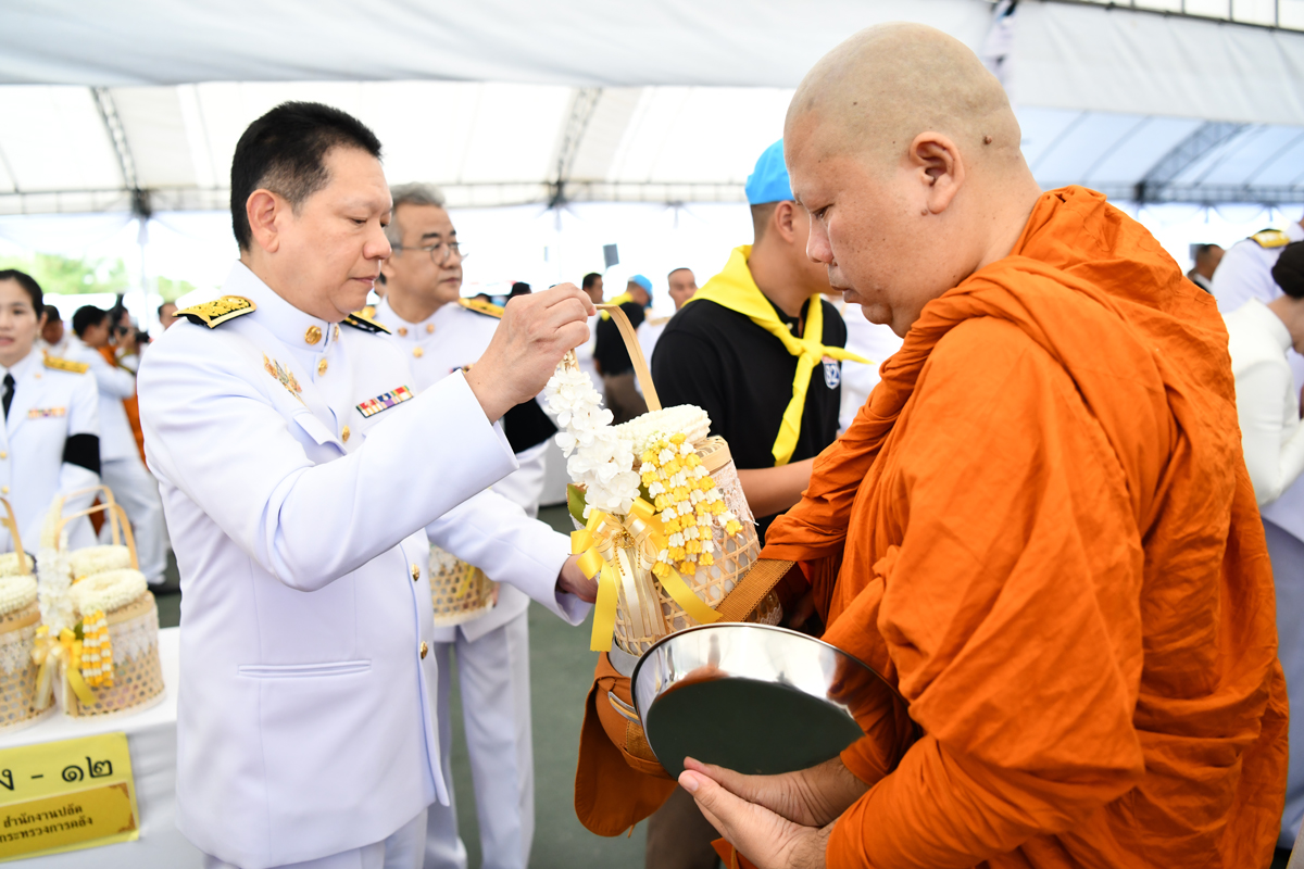 พิธีเจริญพระพุทธมนต์ และทำบุญตักบาตรถวายพระราชกุศล พร้อมถวายสัตย์ปฏิญาณเพื่อเป็นข้าราชการที่ดีและพลังของแผ่นดินเนื่องในโอกาสวันเฉลิมพระชนมพรรษาพระบาทสมเด็จพระเจ้าอยู่หัว 28 กรกฎาคม 2569