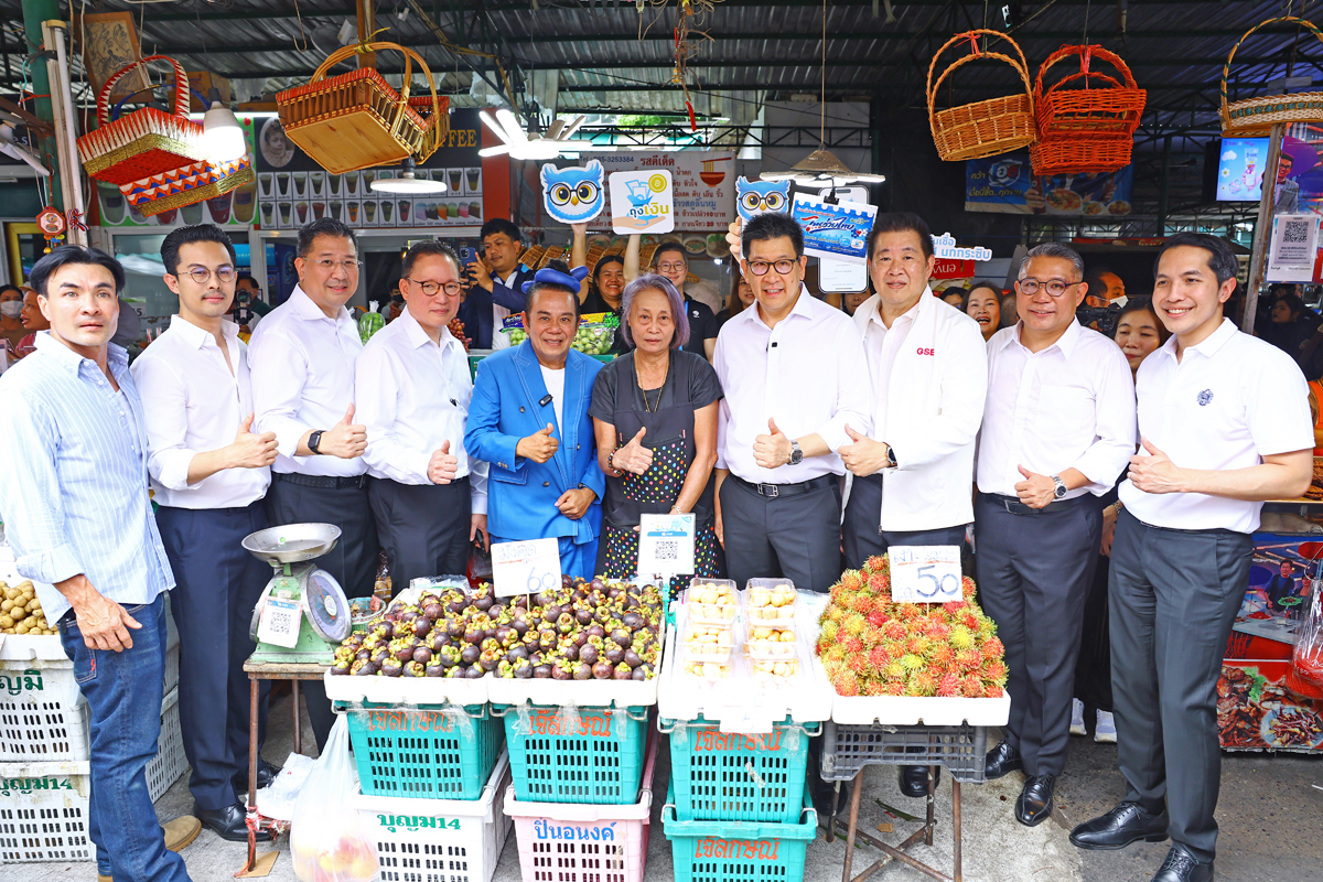 ลงพื้นที่พบปะพ่อค้าแม่ค้าและผู้ประกอบการร้านค้าขนาดเล็ก